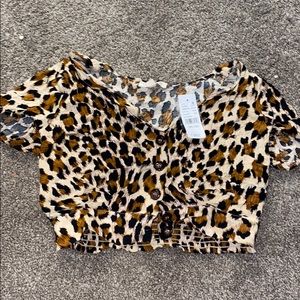 Cropped Cheetah print T-shirt!